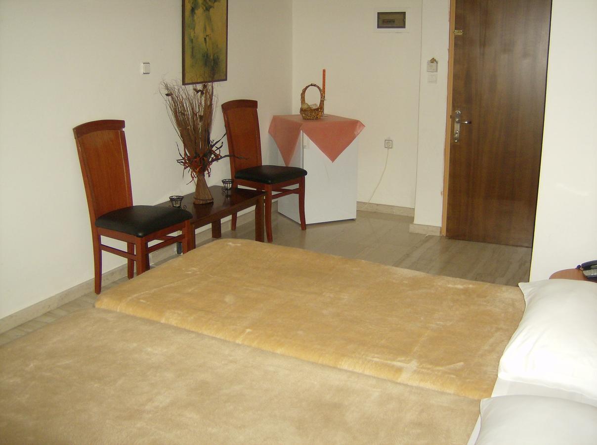 Cleopatra Hotel Канали Экстерьер фото
